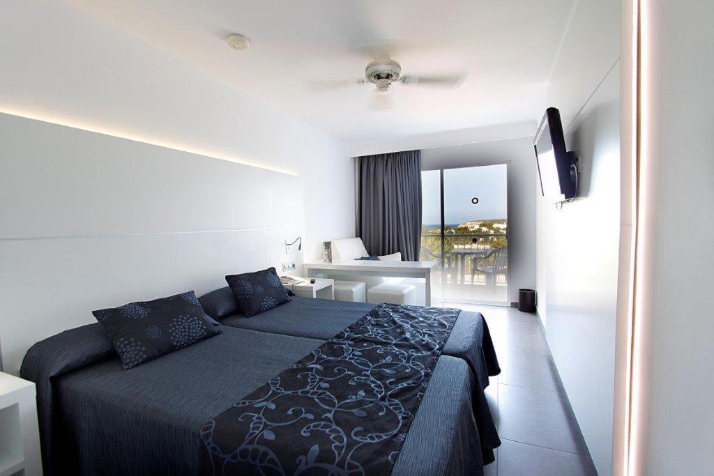 Bg Portinatx Beach Club Hotel ภายนอก รูปภาพ