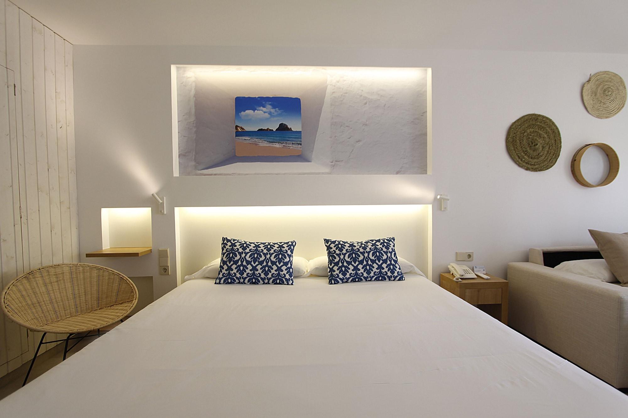 Bg Portinatx Beach Club Hotel ภายนอก รูปภาพ