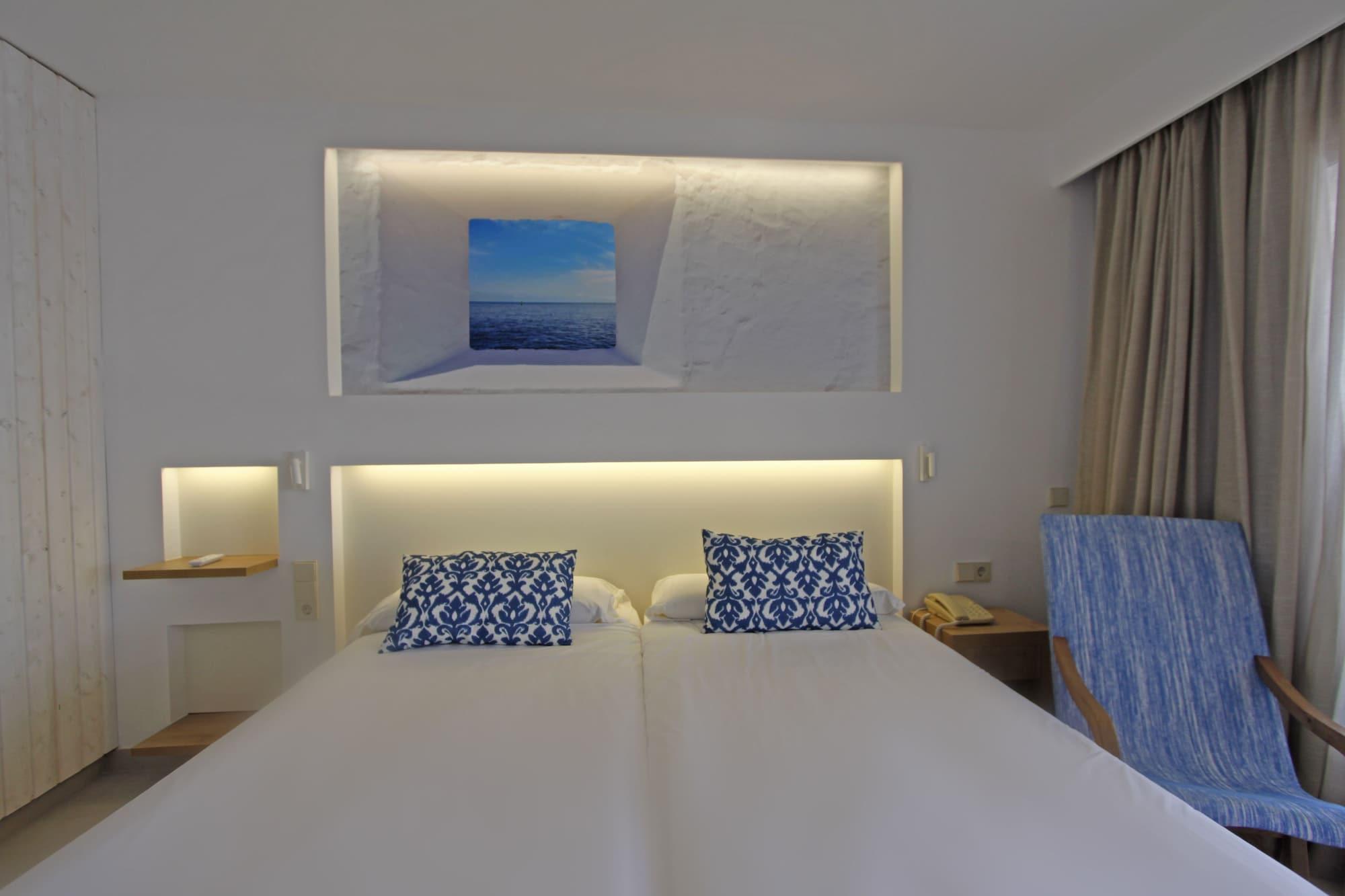 Bg Portinatx Beach Club Hotel ภายนอก รูปภาพ