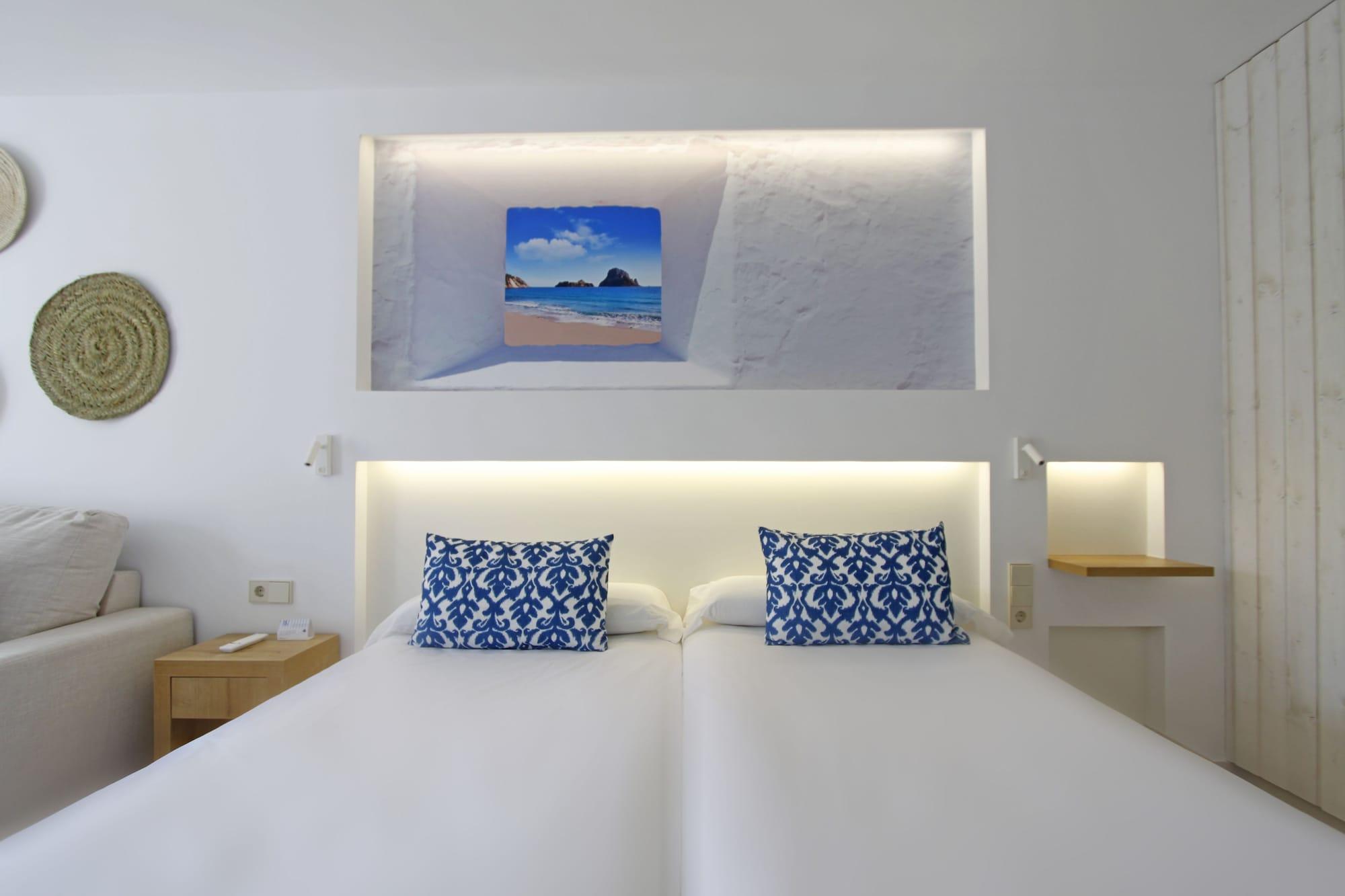 Bg Portinatx Beach Club Hotel ภายนอก รูปภาพ