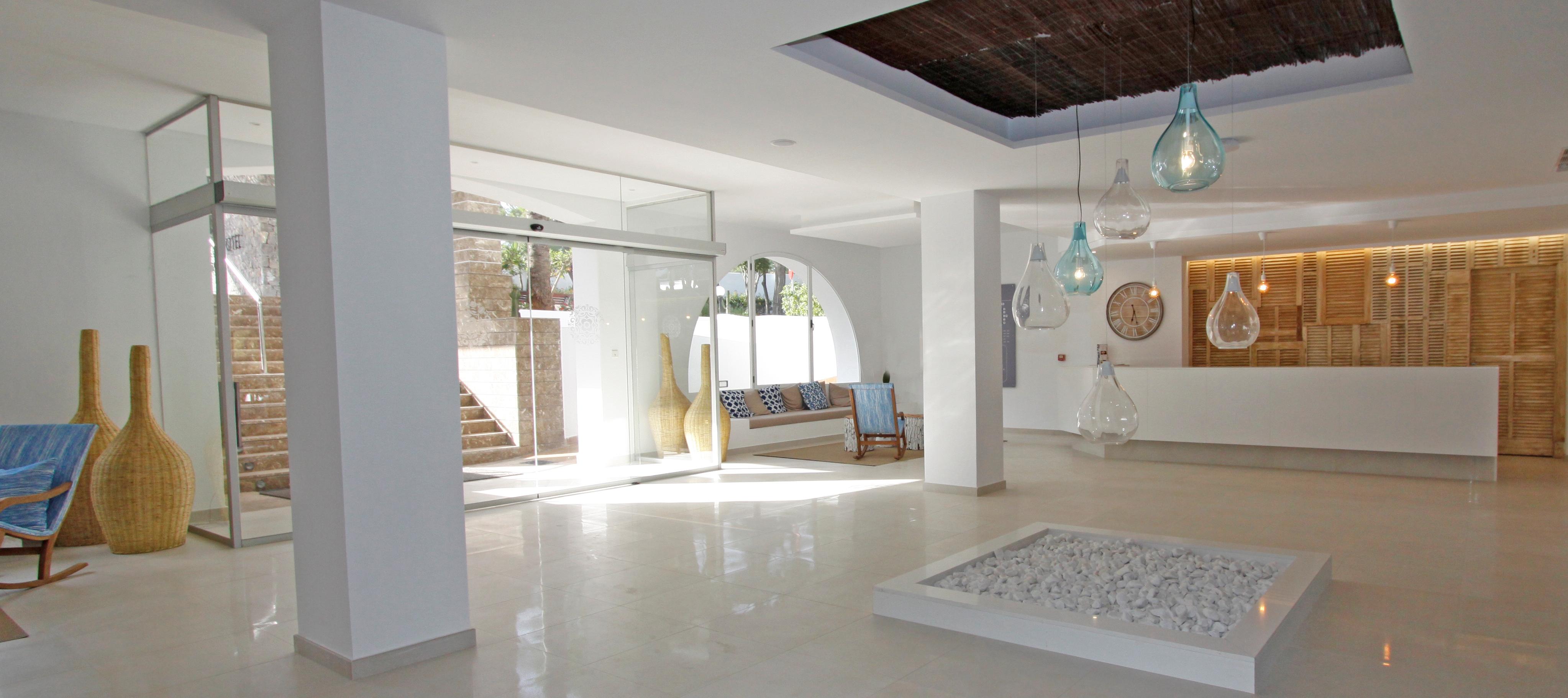 Bg Portinatx Beach Club Hotel ภายนอก รูปภาพ